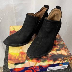 NIB - JEFFREY CAMPBELL Burman-2 Black Oiled Suede Booties - sz9